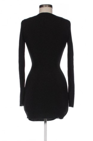 Рокля Bershka, Размер S, Цвят Черен, Цена 4,60 €
