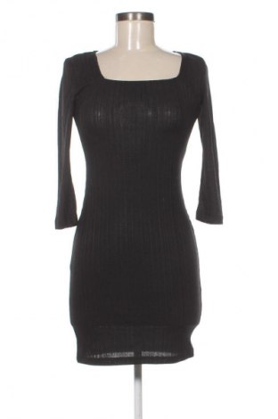 Sukienka Cropp, Rozmiar S, Kolor Czarny, Cena 25,99 zł