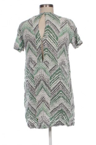 Рокля H&M, Размер XS, Цвят Многоцветен, Цена 9,38 €