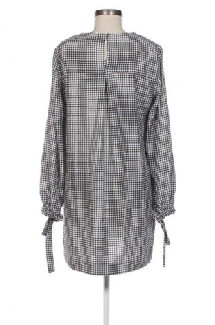 Šaty  H&M, Velikost M, Barva Vícebarevné, Cena  49,00 Kč