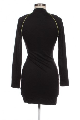 Šaty  H&M Divided, Velikost S, Barva Vícebarevné, Cena  249,00 Kč