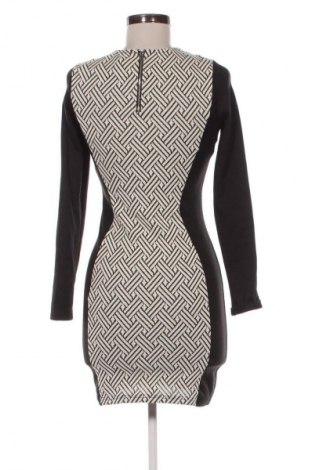 Рокля H&M Divided, Размер S, Цвят Многоцветен, Цена 4,60 €