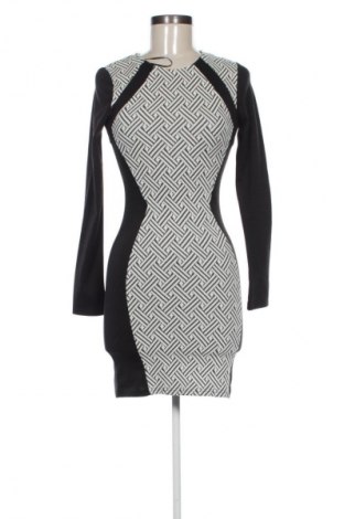 Рокля H&M Divided, Размер S, Цвят Многоцветен, Цена 12,00 €