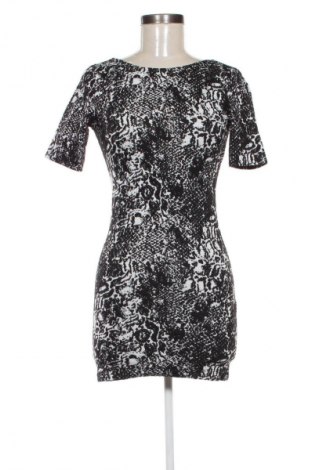 Šaty  H&M Divided, Velikost S, Barva Vícebarevné, Cena  230,00 Kč