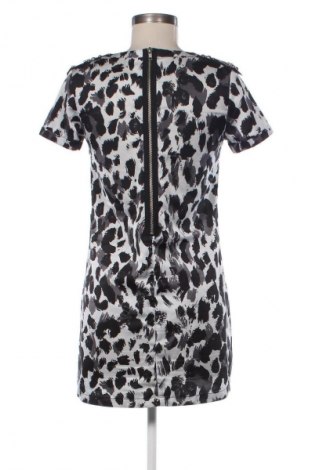 Рокля H&M Divided, Размер S, Цвят Многоцветен, Цена 15,33 €