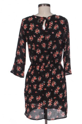 Рокля H&M Divided, Размер M, Цвят Многоцветен, Цена 4,60 €