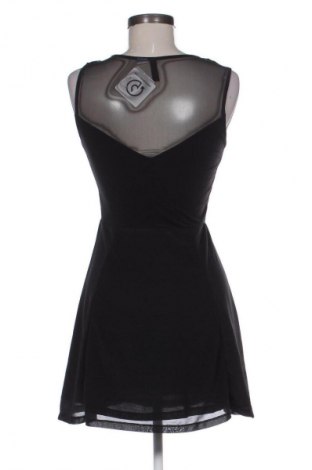 Рокля H&M Divided, Размер S, Цвят Черен, Цена 15,84 €