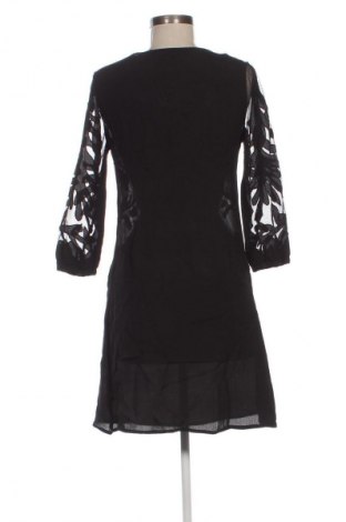 Šaty  Ichi, Velikost S, Barva Černá, Cena  99,00 Kč