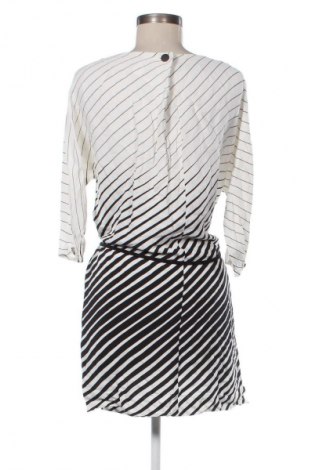 Рокля Mango, Размер XS, Цвят Многоцветен, Цена 20,96 €