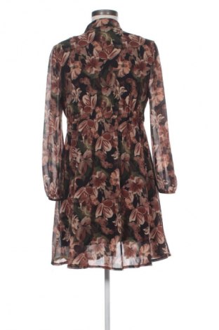 Рокля NEW COLLECTION, Размер M, Цвят Многоцветен, Цена 5,00 €