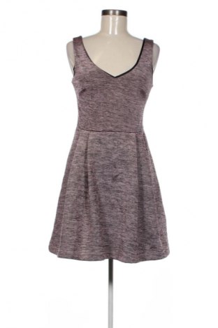 Kleid Reserved, Größe M, Farbe Aschrosa, Preis € 11,99