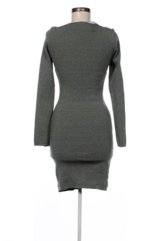 Рокля Reserved, Размер M, Цвят Зелен, Цена 2,04 €