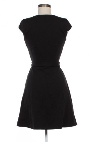 Рокля Reserved, Размер S, Цвят Черен, Цена 17,38 €