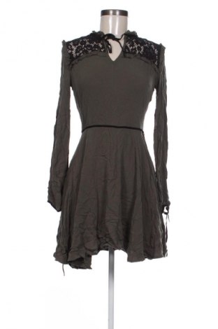 Kleid Review, Größe S, Farbe Grün, Preis € 5,50