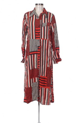 Рокля Selected Femme, Размер M, Цвят Многоцветен, Цена 11,20 €