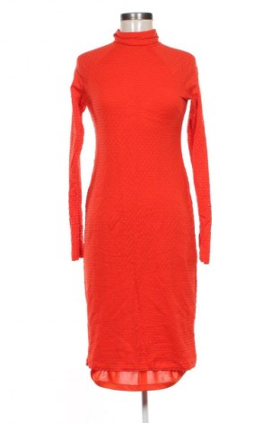 Рокля Selected Femme, Размер M, Цвят Червен, Цена 9,20 €