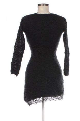 Sukienka Sisley, Rozmiar M, Kolor Czarny, Cena 16,99 zł