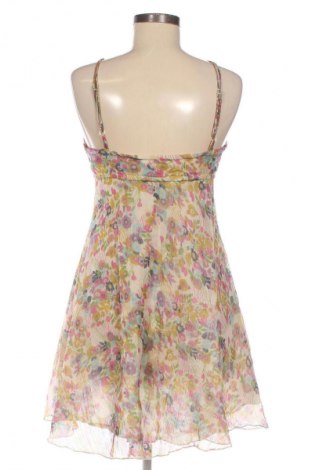 Рокля Stradivarius, Размер M, Цвят Многоцветен, Цена 10,22 €