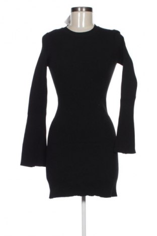 Рокля Stradivarius, Размер XS, Цвят Черен, Цена 3,57 €