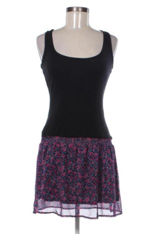 Šaty  Sublevel, Velikost S, Barva Vícebarevné, Cena  89,00 Kč