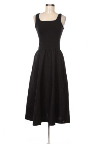 Рокля Tommy Hilfiger, Размер XS, Цвят Черен, Цена 130,37 €