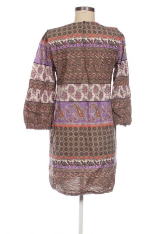 Рокля Vero Moda, Размер L, Цвят Многоцветен, Цена 3,57 €