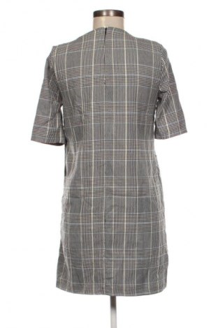 Рокля Zara, Размер M, Цвят Многоцветен, Цена 2,04 €