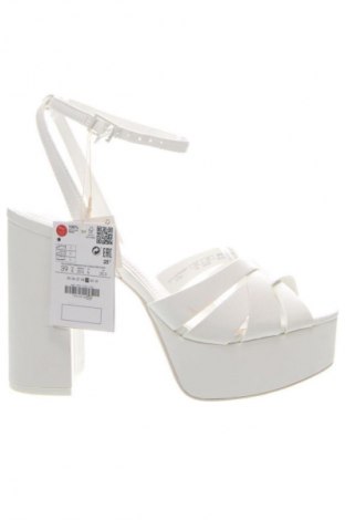 Sandále Stradivarius, Veľkosť 39, Farba Biela, Cena  13,24 €