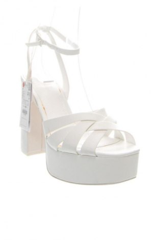 Sandále Stradivarius, Veľkosť 39, Farba Biela, Cena  13,24 €