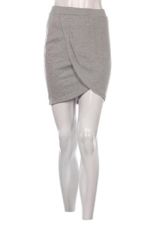 Пола Unbranded, Размер S, Цвят Сив, Цена 2,04 €