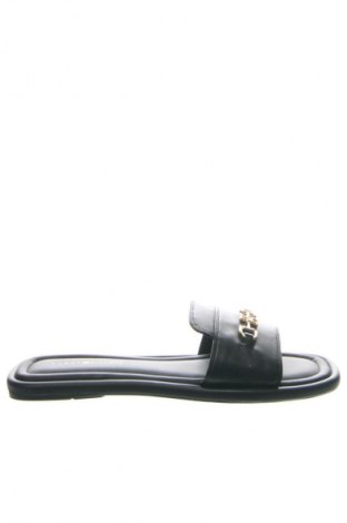 Чехли Tommy Hilfiger, Размер 39, Цвят Черен, Цена 120,15 €