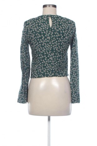 Дамска блуза Pull&Bear, Размер S, Цвят Многоцветен, Цена 2,04 €