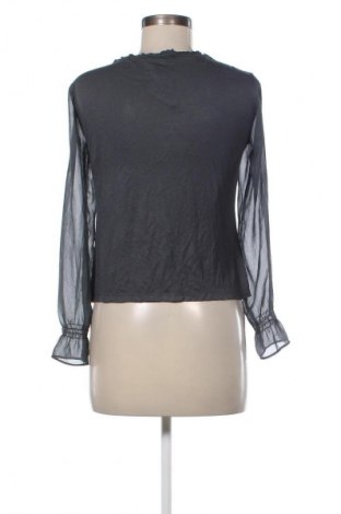 Дамска блуза Tatuum, Размер XS, Цвят Сив, Цена 4,09 €