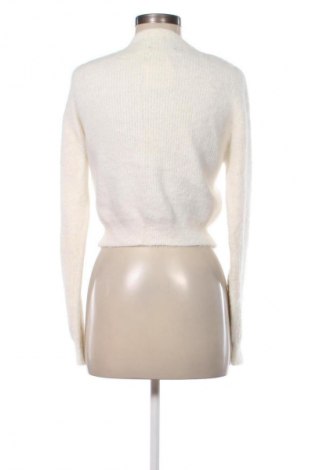 Damen Strickjacke Bershka, Größe M, Farbe Weiß, Preis € 17,62