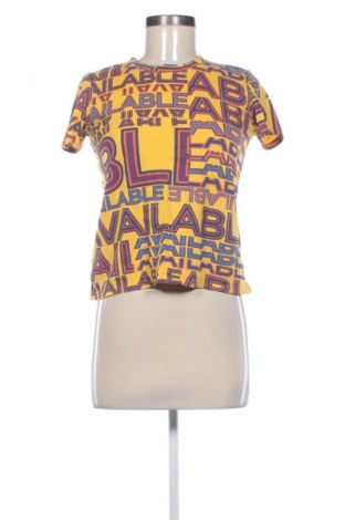 Дамска тениска Bershka, Размер XS, Цвят Многоцветен, Цена 2,04 €