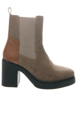 Дамски боти Aada Studios, Размер 38, Цвят Бежов, Цена 29,65 €