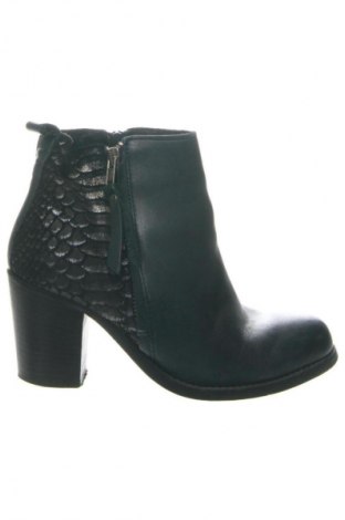 Дамски боти Benvenuto, Размер 35, Цвят Многоцветен, Цена 18,40 €