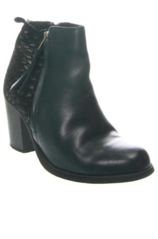 Дамски боти Benvenuto, Размер 35, Цвят Многоцветен, Цена 18,40 €