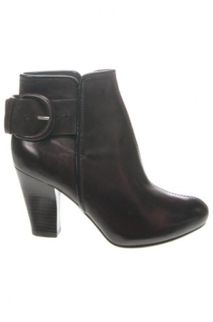 Дамски боти Clarks, Размер 38, Цвят Кафяв, Цена 26,43 €