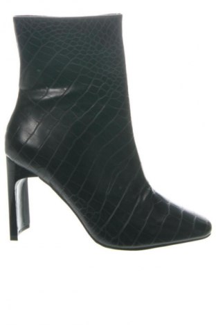 Дамски боти River Island, Размер 37, Цвят Черен, Цена 21,47 €