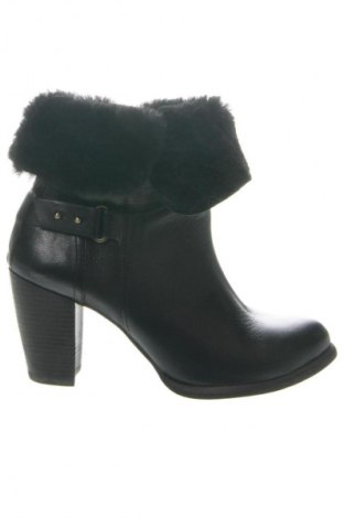 Дамски боти UGG Australia, Размер 38, Цвят Черен, Цена 68,00 €