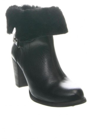 Дамски боти UGG Australia, Размер 38, Цвят Черен, Цена 68,00 €