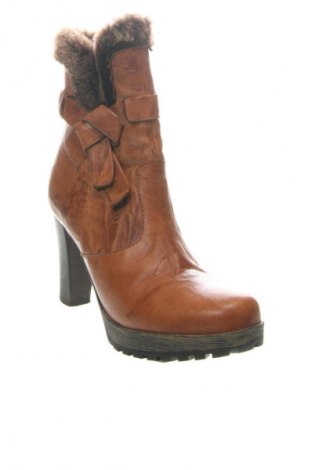Дамски боти Unbranded, Размер 38, Цвят Кафяв, Цена 15,65 €