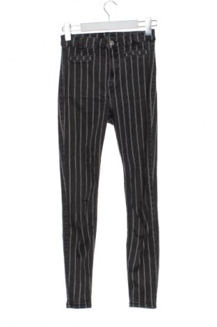 Дамски дънки Bershka, Размер S, Цвят Многоцветен, Цена 6,64 €