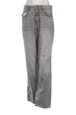 Dámske džínsy  Bershka, Veľkosť M, Farba Sivá, Cena  8,95 €