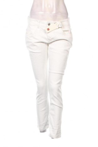 Damskie jeansy Timezone, Rozmiar M, Kolor Biały, Cena 43,99 zł