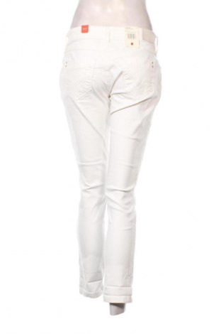 Damskie jeansy Timezone, Rozmiar M, Kolor Biały, Cena 43,99 zł