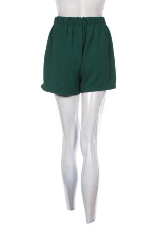 Dámske kraťasy  Bershka, Veľkosť M, Farba Zelená, Cena  6,95 €
