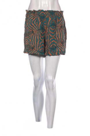 Dámske kraťasy  LC Waikiki, Veľkosť L, Farba Viacfarebná, Cena  14,95 €