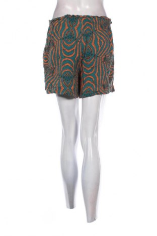 Dámske kraťasy  LC Waikiki, Veľkosť L, Farba Viacfarebná, Cena  14,95 €